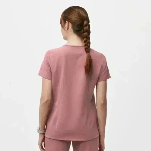 BRAND NEW WITH TAGS FIGS Women's Catarina RED / MAUVE One Pocket  Scrub Top - Picture 6 of 9